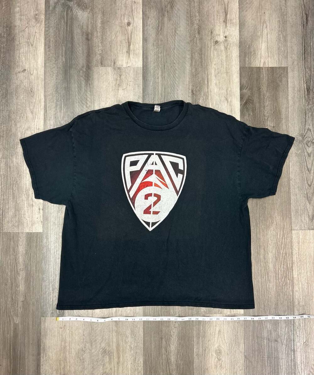 Gildan Cougars X beavers
 T-Shirt  size 3xL